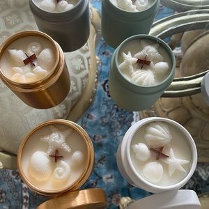 Gala Apple and exotic Amber scented candle